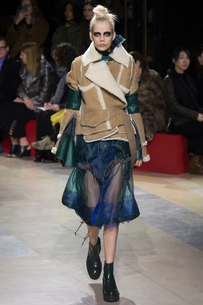 Look 10